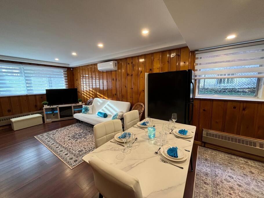 Cozy Spacious Work Friendly Lotus With Garden View High Speed Free Wi Fi And Parking Adjacent To Downtown مونتريال المظهر الخارجي الصورة
